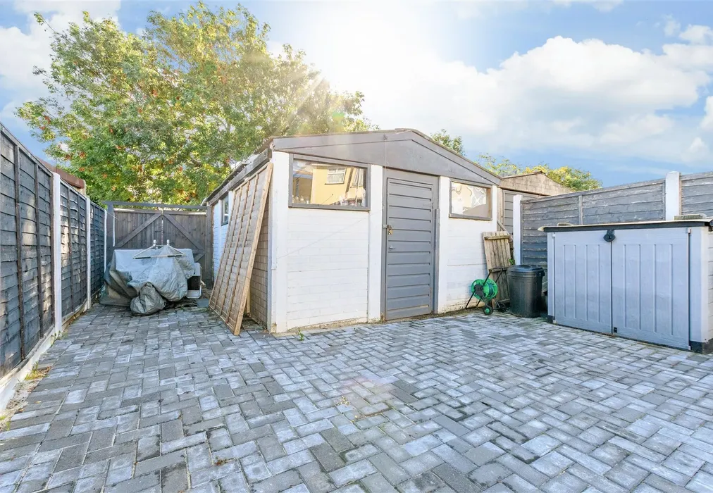 Workshop/Outbuildings - Binland Grove, Chatham, Kent - Wards of Kent