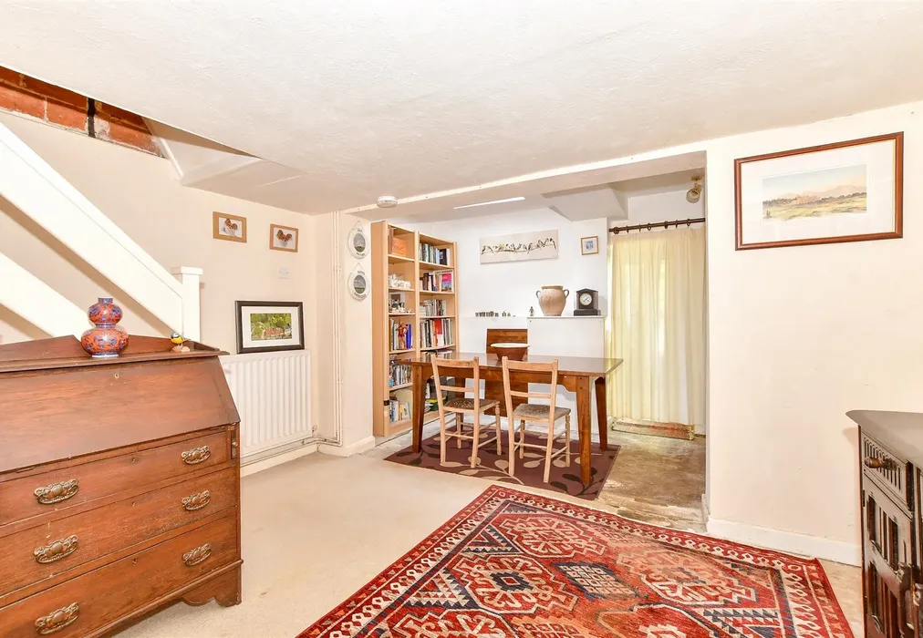 Dining Area - Links Lane, Rowland's Castle, Hampshire - Wards of Kent
