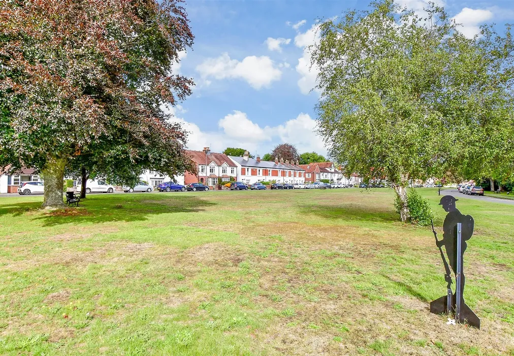Surrounding Area - Links Lane, Rowland's Castle, Hampshire - Wards of Kent