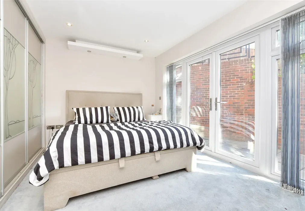 Bedroom 1 - Russell Green Close, Purley, Surrey - Wards of Kent