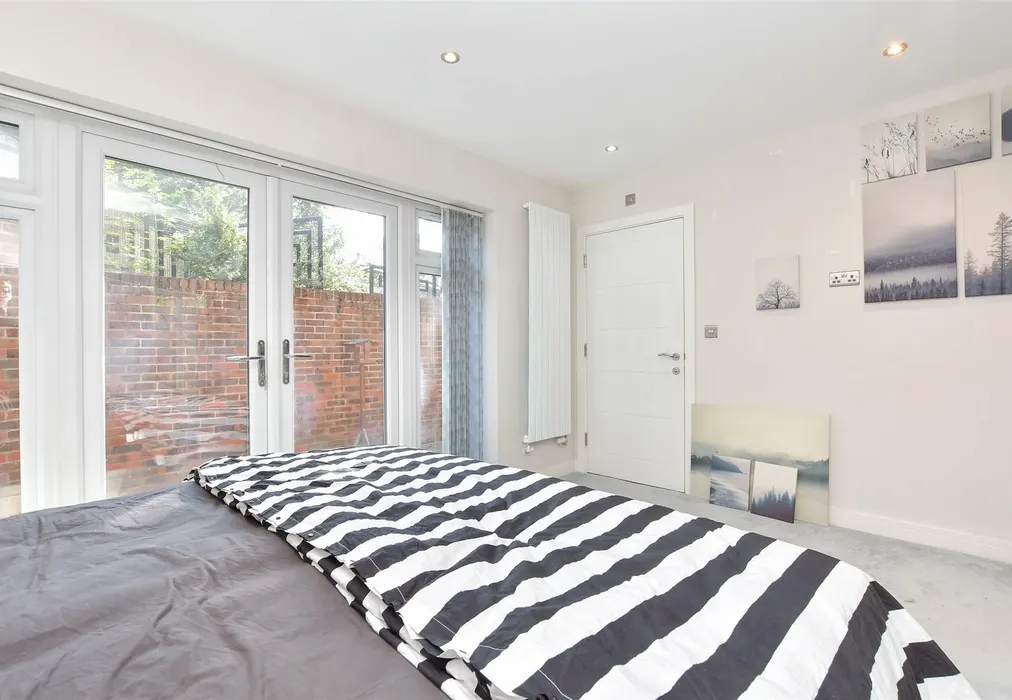Bedroom 1 - Russell Green Close, Purley, Surrey - Wards of Kent