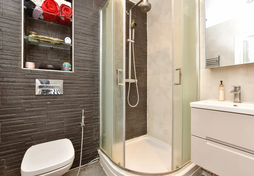 En-Suite Shower Room - Russell Green Close, Purley, Surrey - Wards of Kent