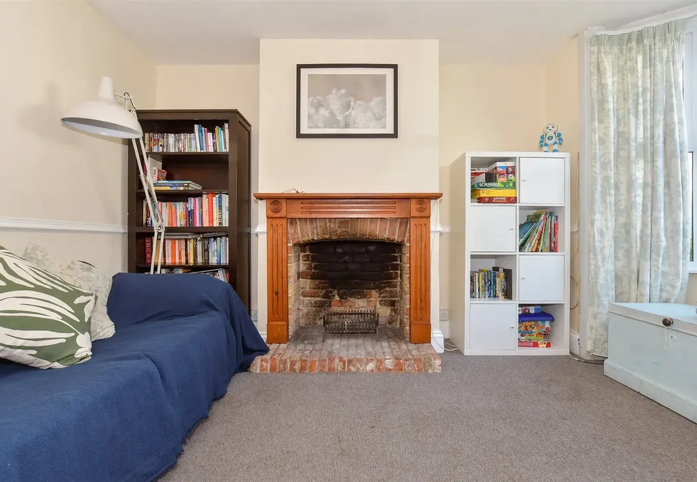 Internal Lifestyle Photograph - Shalmsford Street, Chartham, Canterbury, Kent - Wards of Kent