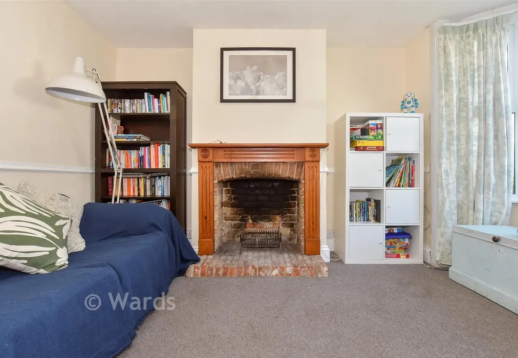 Internal Lifestyle Photograph - Shalmsford Street, Chartham, Canterbury, Kent - Wards of Kent