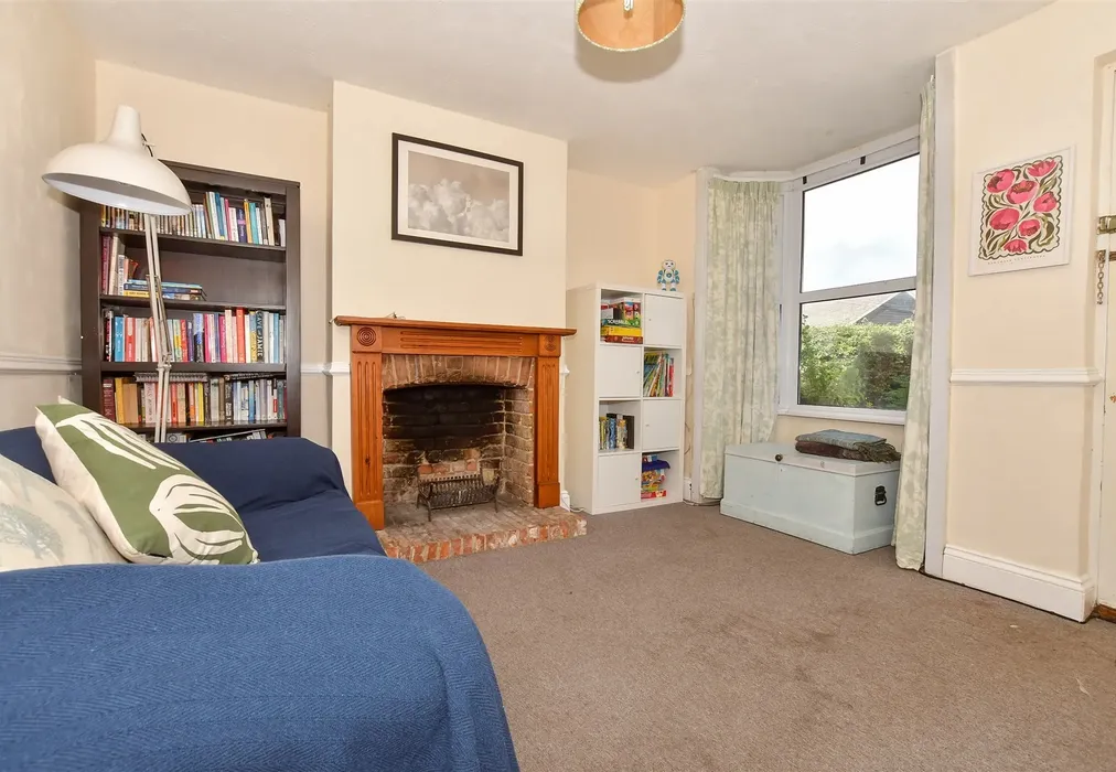 Lounge - Shalmsford Street, Chartham, Canterbury, Kent - Wards of Kent