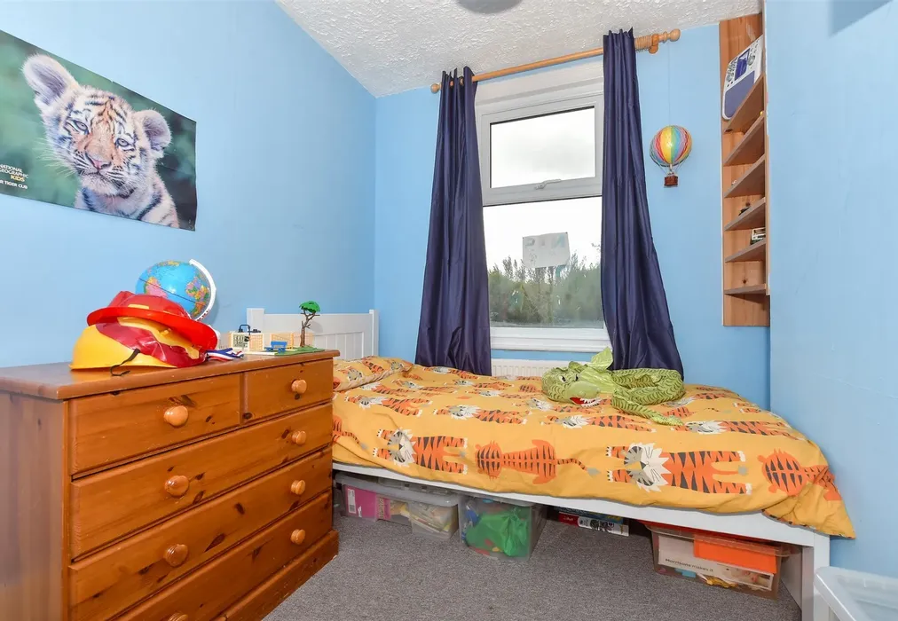 Bedroom 3 - Shalmsford Street, Chartham, Canterbury, Kent - Wards of Kent