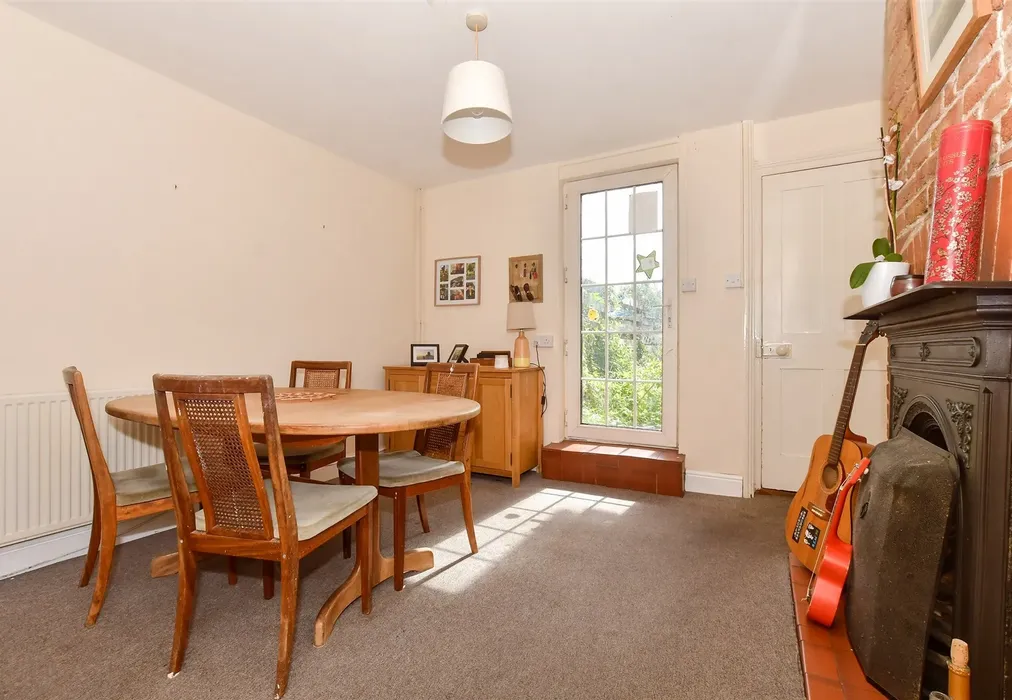 Dining Room - Shalmsford Street, Chartham, Canterbury, Kent - Wards of Kent