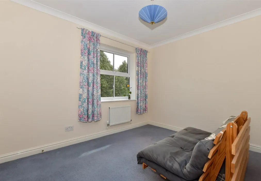 Bedroom 2 - Pippin Way, Kings Hill, West Malling, Kent - Wards of Kent