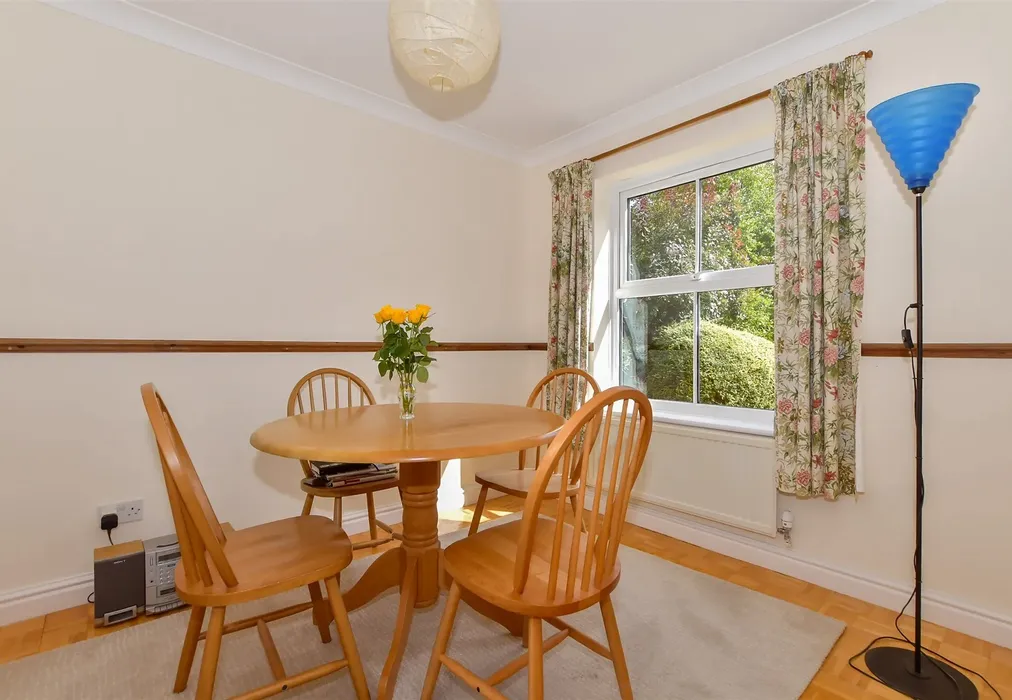 Dining Room - Pippin Way, Kings Hill, West Malling, Kent - Wards of Kent