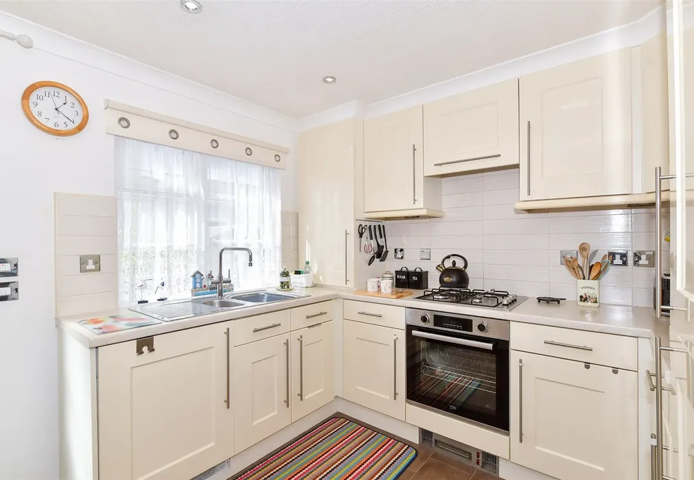 Kitchen - Yeomans Way, Pilgrims Retreat, Maidstone, Kent - Wards of Kent