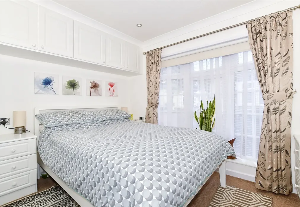 Bedroom 2 - Yeomans Way, Pilgrims Retreat, Maidstone, Kent - Wards of Kent