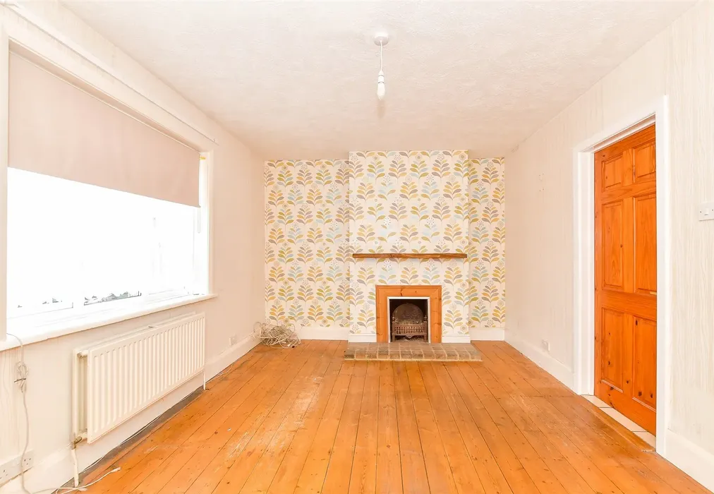 Lounge - Woodlands Avenue, Rustington, West Sussex - Wards of Kent