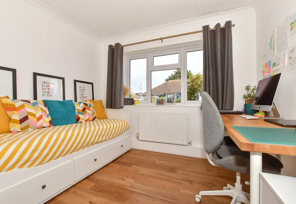 Bedroom 2 - Woodman Avenue, Whitstable, Kent - Wards of Kent