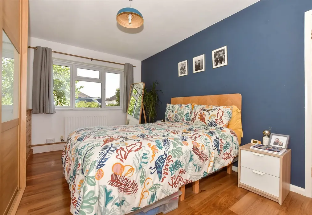 Bedroom 1 - Woodman Avenue, Whitstable, Kent - Wards of Kent