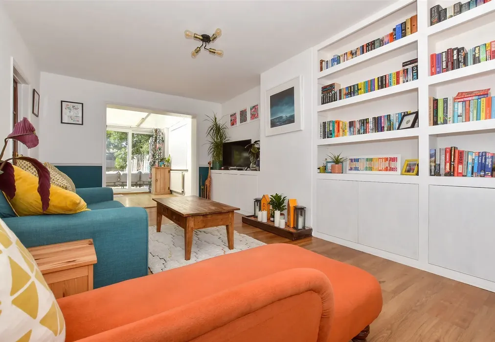 Lounge - Woodman Avenue, Whitstable, Kent - Wards of Kent