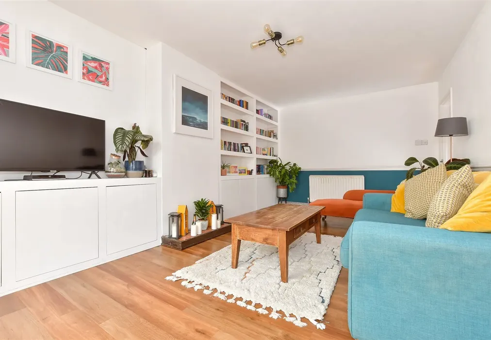 Lounge - Woodman Avenue, Whitstable, Kent - Wards of Kent