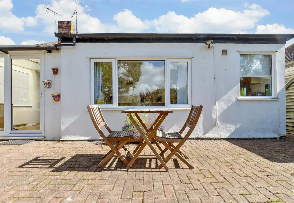 External Lifestyle Photograph - Woodman Avenue, Whitstable, Kent - Wards of Kent