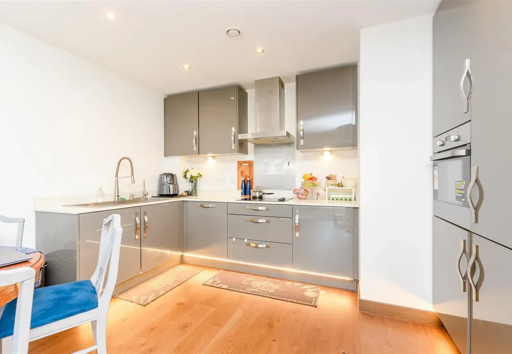 Lounge/Kitchen - Mill Pond Road, Dartford, Kent - Wards of Kent