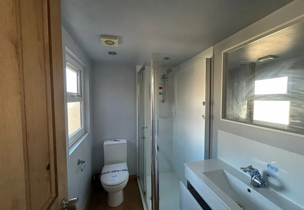 Shower Room - Barden Road, Tonbridge, Kent - Wards of Kent