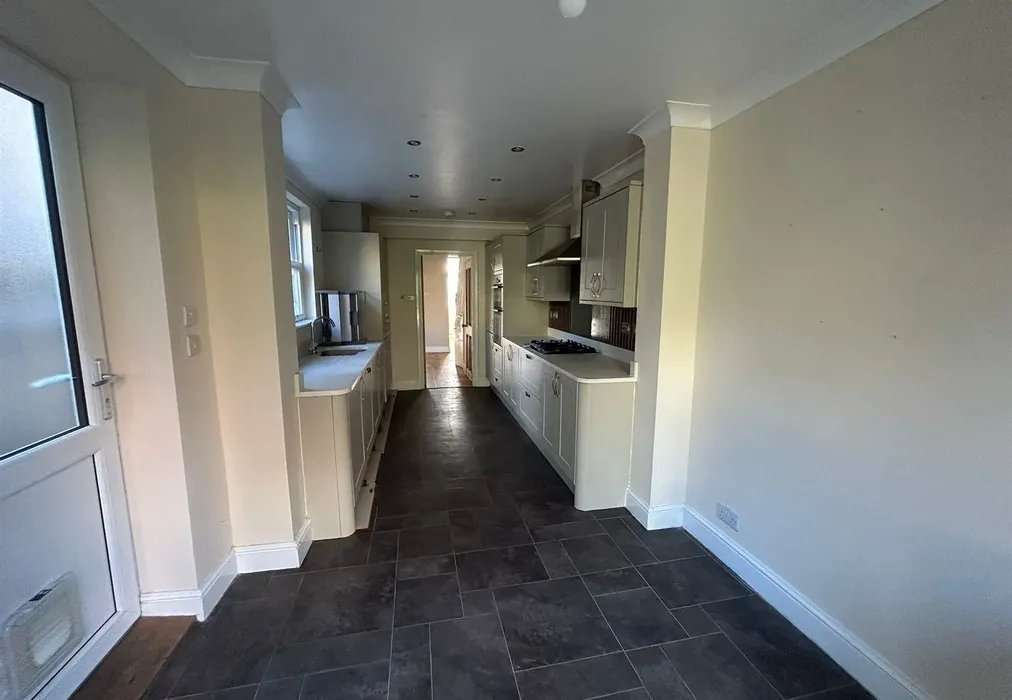 Kitchen - Barden Road, Tonbridge, Kent - Wards of Kent