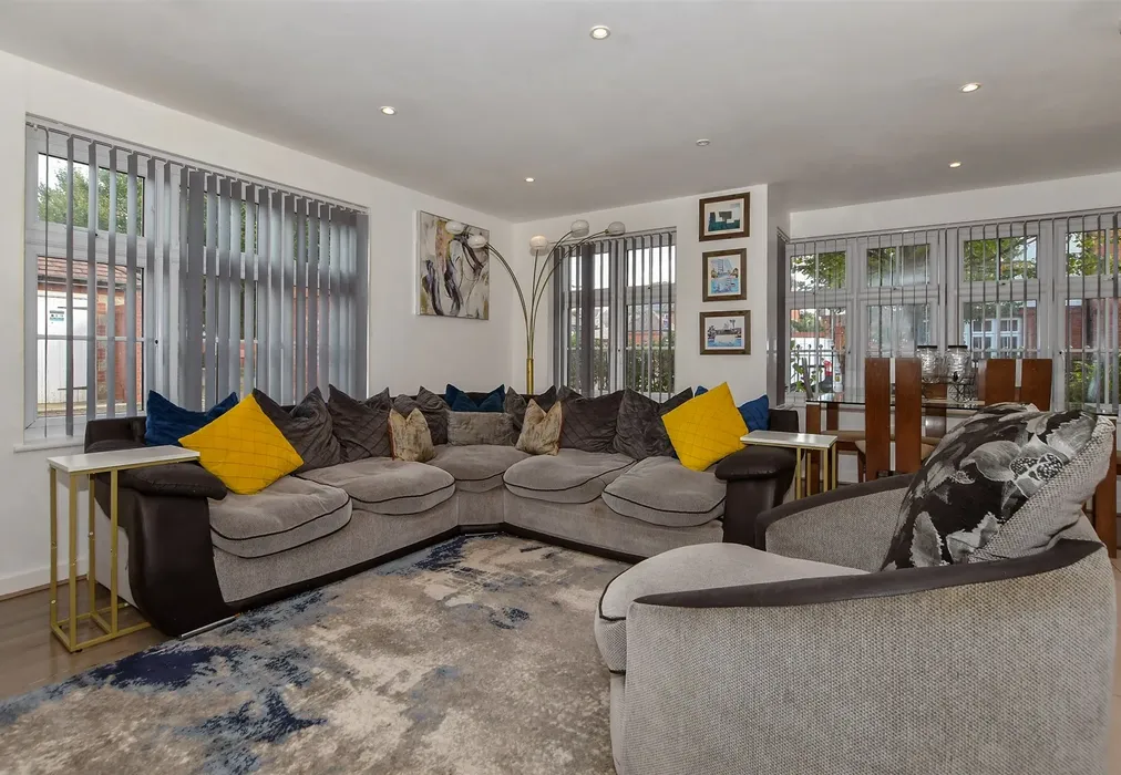 Lounge/Kitchen/Diner - Cobnut Avenue, Maidstone, Kent - Wards of Kent