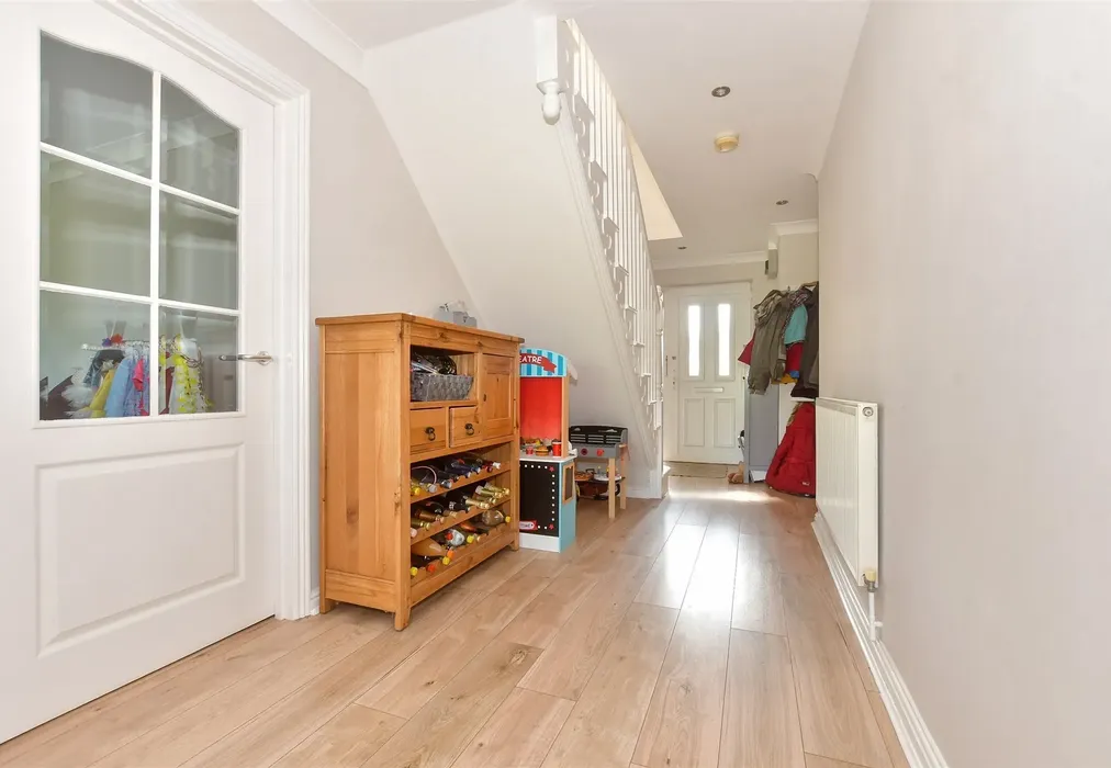 Entrance Hall - Mill Lane, Shepherdswell, Kent - Wards of Kent