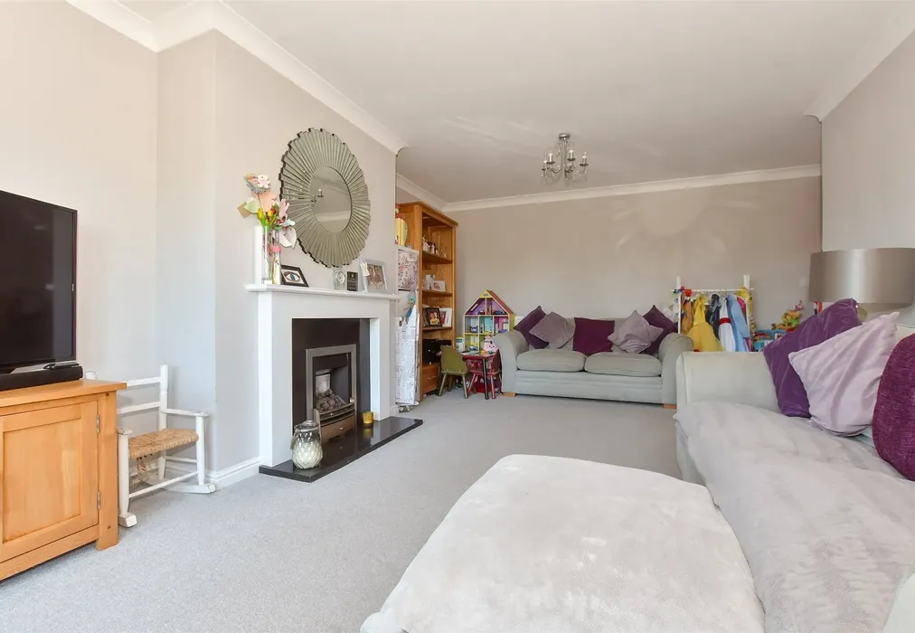 Lounge - Mill Lane, Shepherdswell, Kent - Wards of Kent