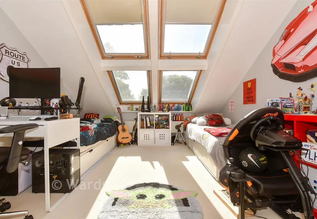 Bedroom 1 - Mill Lane, Shepherdswell, Kent - Wards of Kent