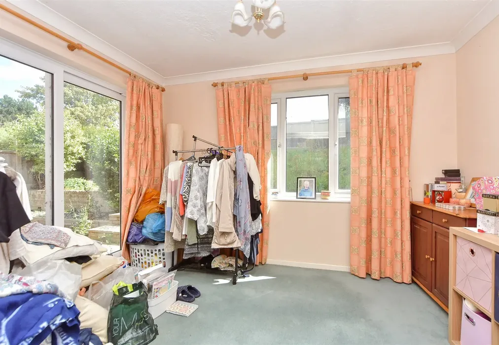 Dining Room - Fallowfield, Sittingbourne, Kent - Wards of Kent