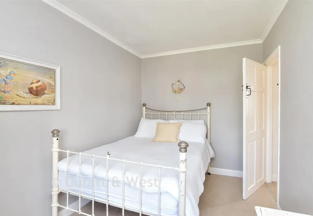 Bedroom 1 - Kingsland Road, Worthing, West Sussex - Wards of Kent