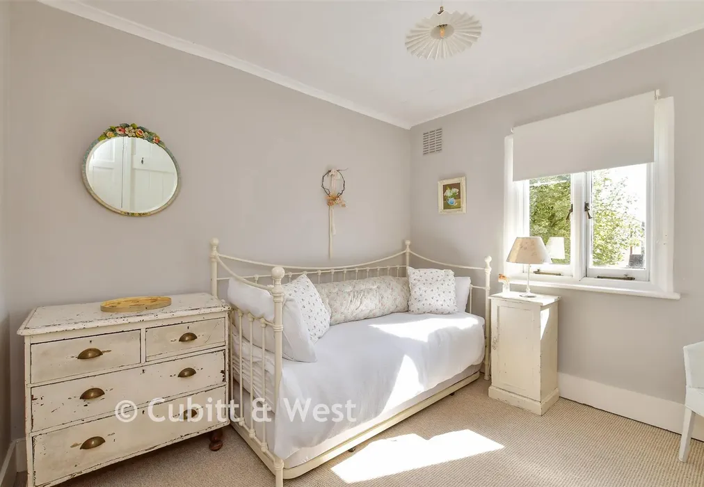 Bedroom 2 - Kingsland Road, Worthing, West Sussex - Wards of Kent