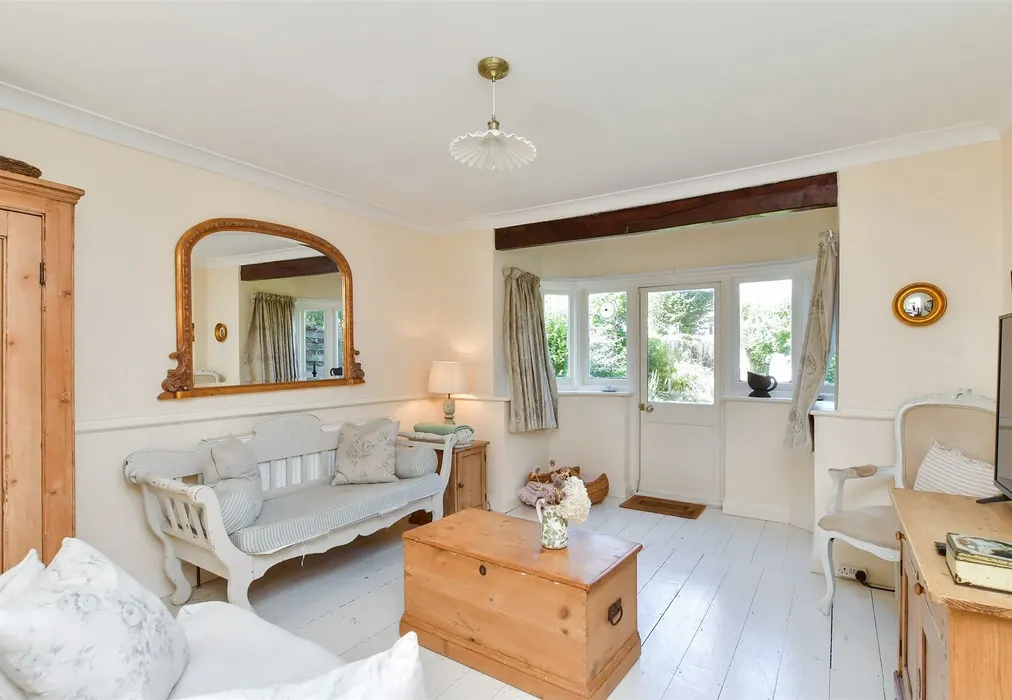 Lounge/ Kitchen - Kingsland Road, Worthing, West Sussex - Wards of Kent