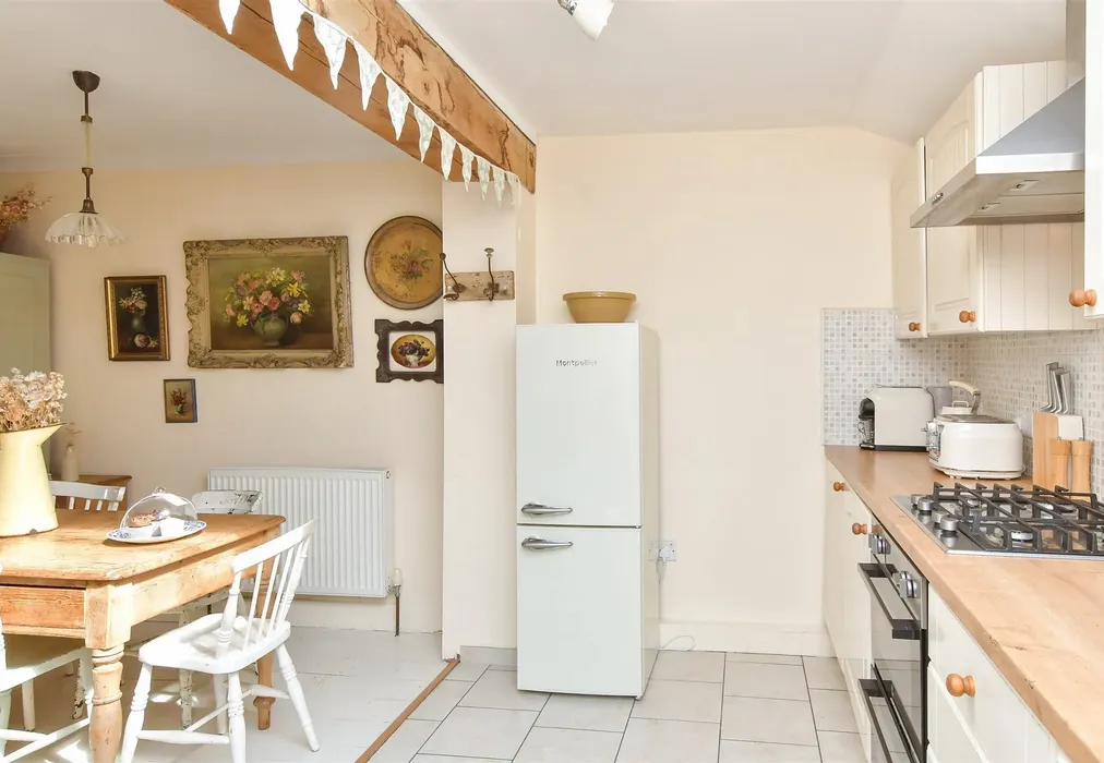 Lounge/ Kitchen - Kingsland Road, Worthing, West Sussex - Wards of Kent