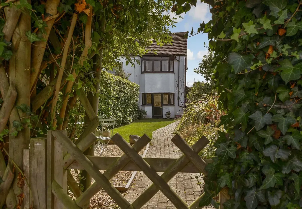 Front External Lifestyle Photograph web - Kingsland Road, Worthing, West Sussex - Wards of Kent