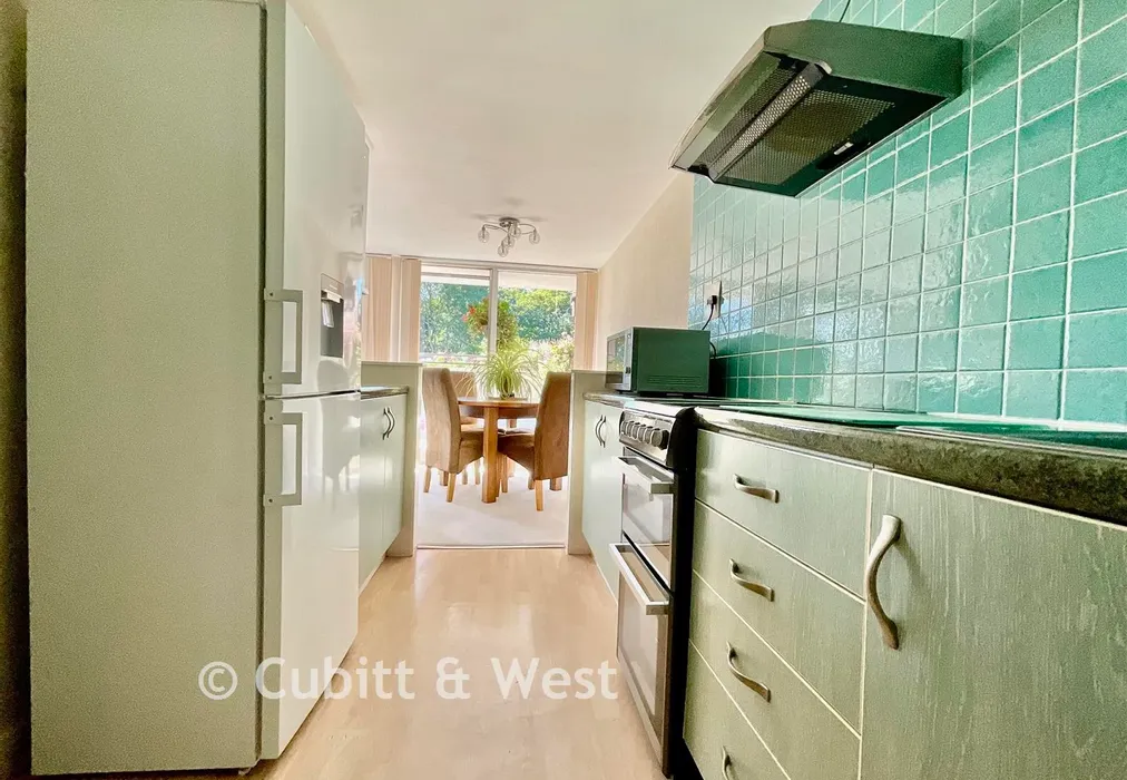 Kitchen - Bancroft Court, Reigate, Surrey - Wards of Kent