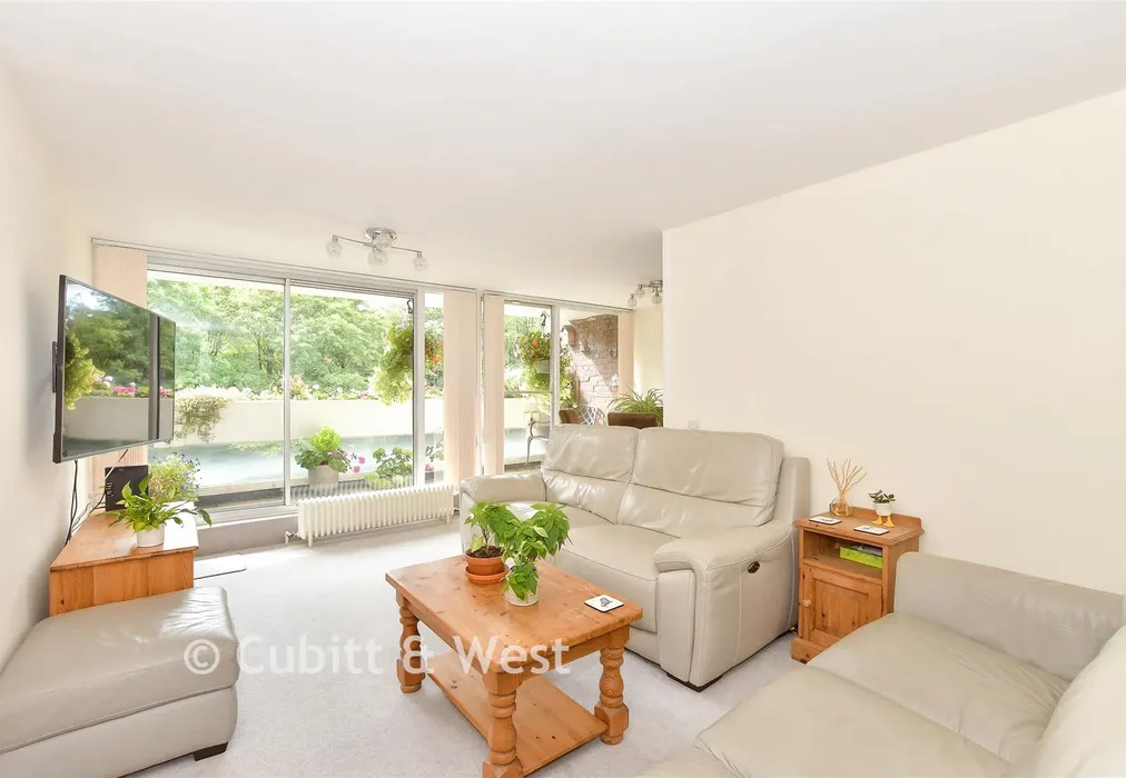 Lounge/Diner - Bancroft Court, Reigate, Surrey - Wards of Kent