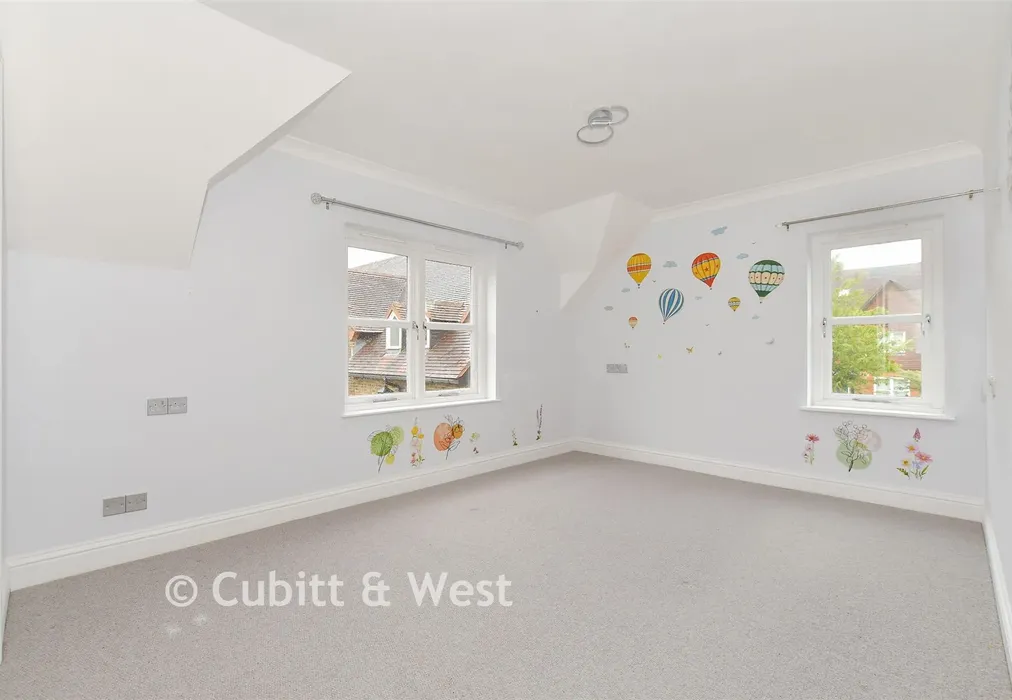 Bedroom 2 - Bluecoat Pond, Christs Hospital, Horsham, West Sussex - Wards of Kent