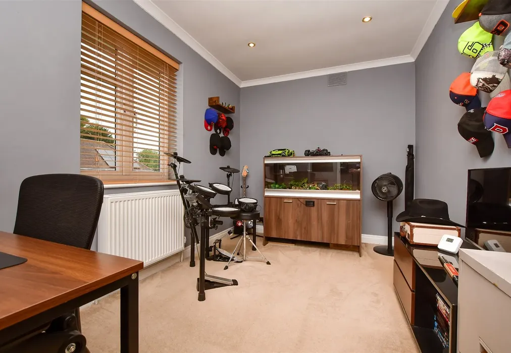 Bedroom 2 - Norwood Road, Effingham, Leatherhead, Surrey - Wards of Kent