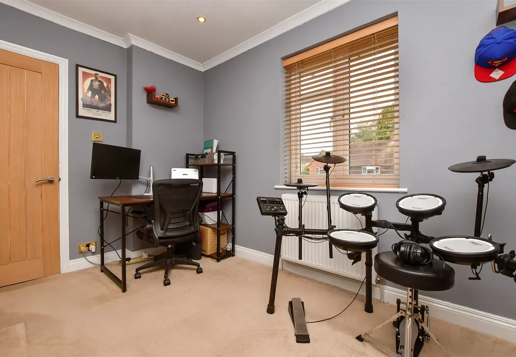Bedroom 2 - Norwood Road, Effingham, Leatherhead, Surrey - Wards of Kent