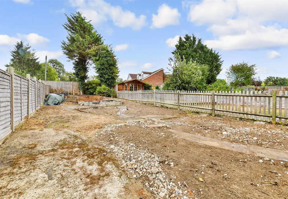 Rear Garden - Norwood Road, Effingham, Leatherhead, Surrey - Wards of Kent