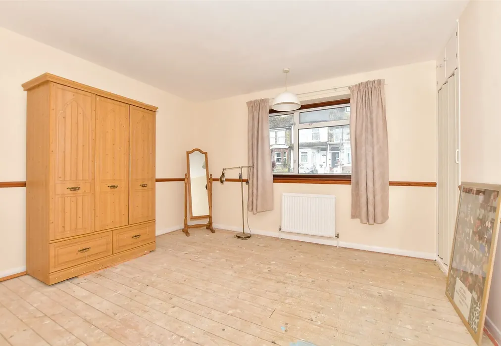 Bedroom 2 - Heathfield Avenue, Dover, Kent - Wards of Kent