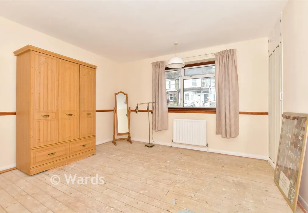 Bedroom 2 - Heathfield Avenue, Dover, Kent - Wards of Kent