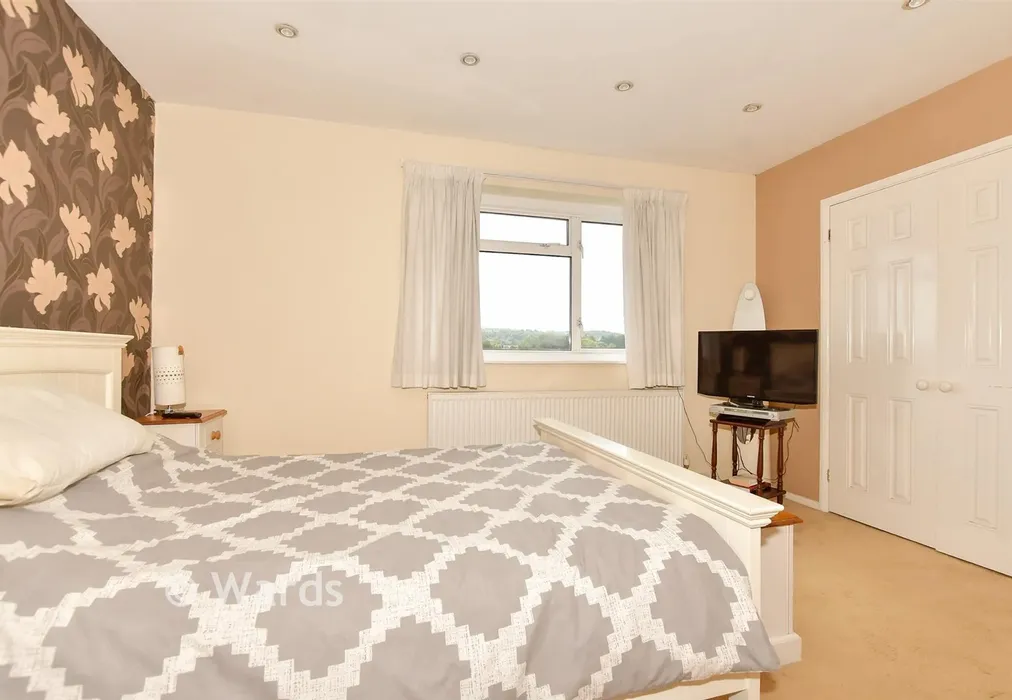Bedroom 1 - Heathfield Avenue, Dover, Kent - Wards of Kent