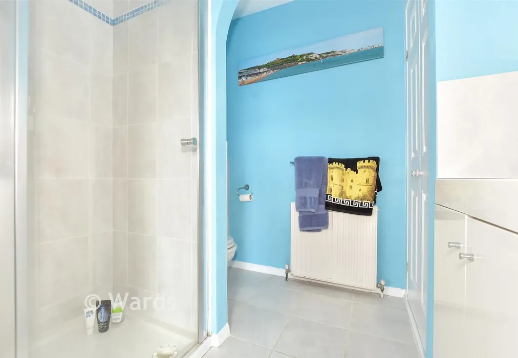 En-Suite - Heathfield Avenue, Dover, Kent - Wards of Kent