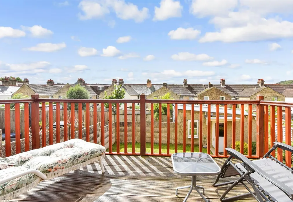 Balcony / Terrace - Heathfield Avenue, Dover, Kent - Wards of Kent