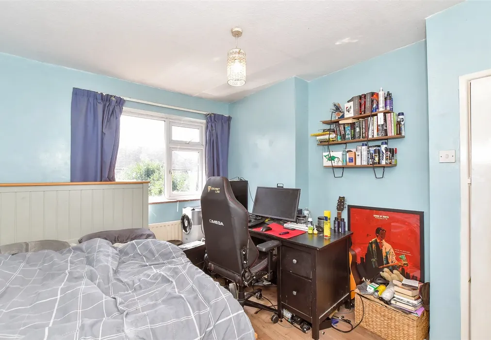Bedroom 2 - Hay Road, Chichester, West Sussex - Wards of Kent