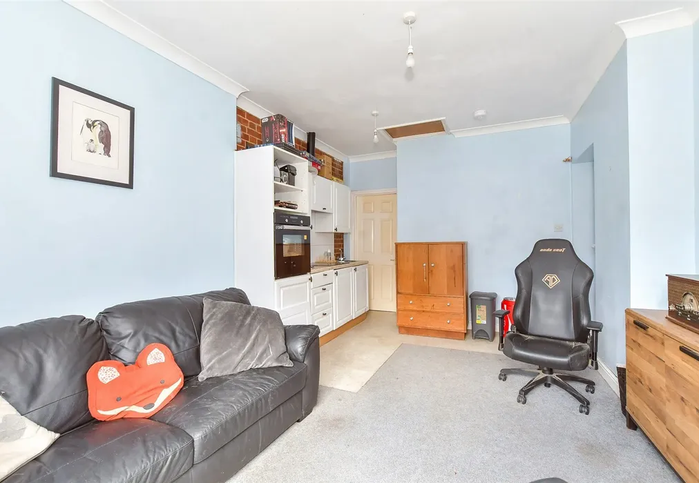 Annex Lounge/Kitchen - Hay Road, Chichester, West Sussex - Wards of Kent