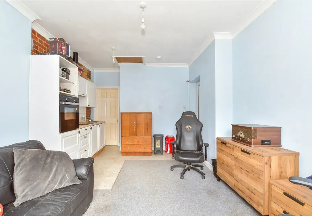 Annex Lounge/Kitchen - Hay Road, Chichester, West Sussex - Wards of Kent
