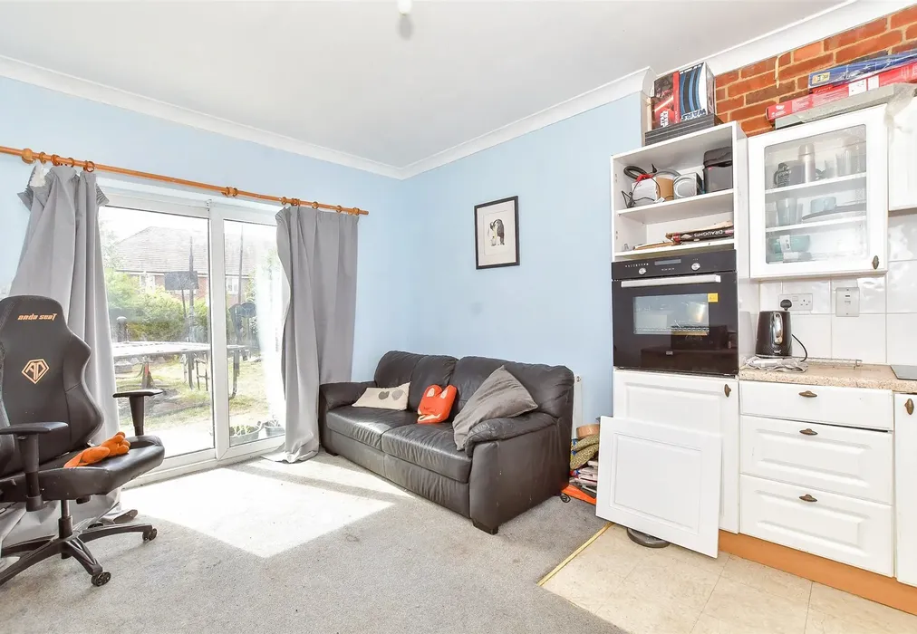 Annex Lounge/Kitchen - Hay Road, Chichester, West Sussex - Wards of Kent