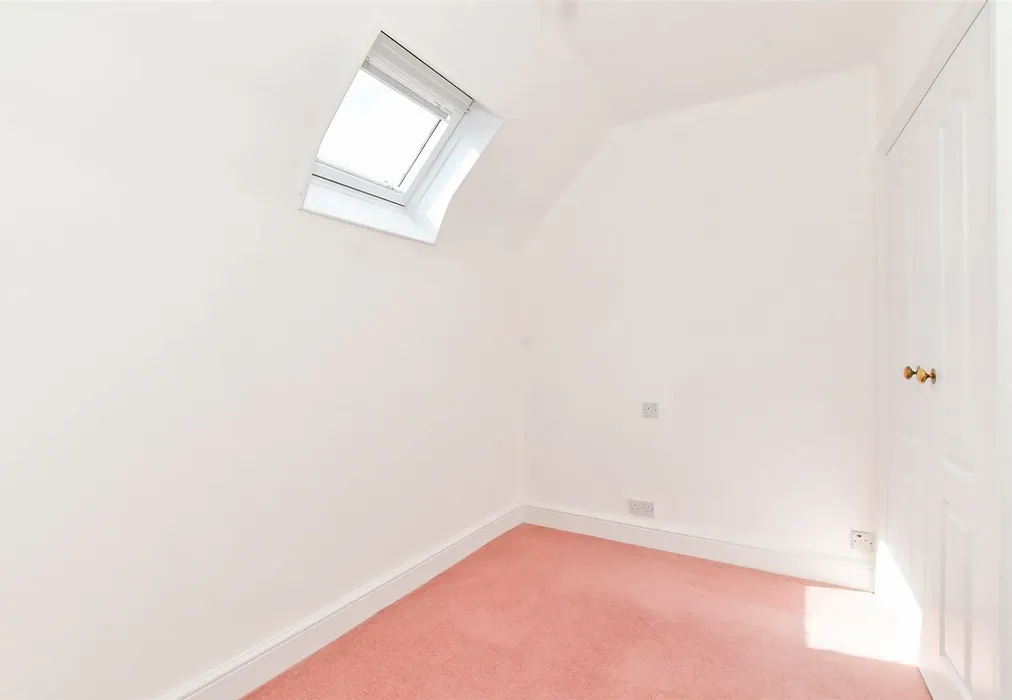 Bedroom 2 - St. Pancras, Chichester, West Sussex - Wards of Kent